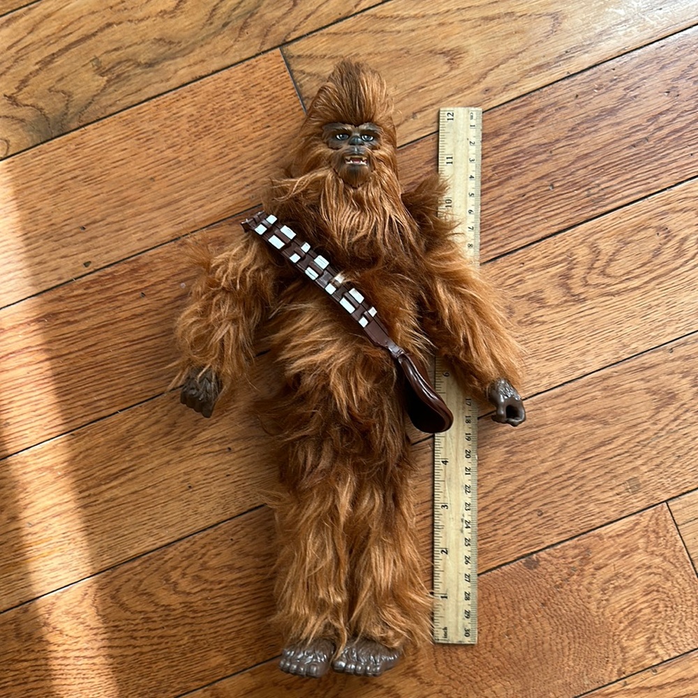Star Wars Chewbacca Figure excellent condition . Check out all my other StarWars
